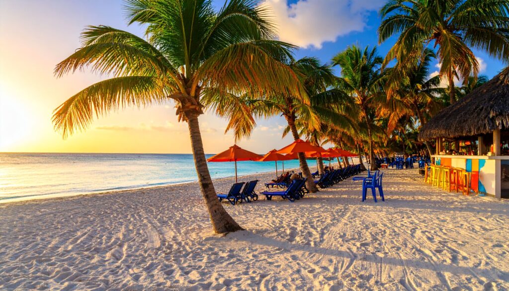 Sonnenuntergang am Seven Mile Beach in Negril, Jamaika.