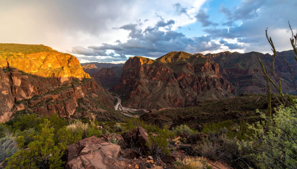 Big Bend Nationalpark mit Santa Elena Canyon und Rio Grande im Sonnenuntergang